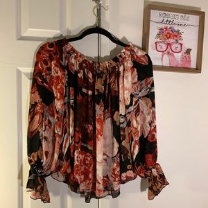 NWOT Floral Off Shoulder Blouse 🔥